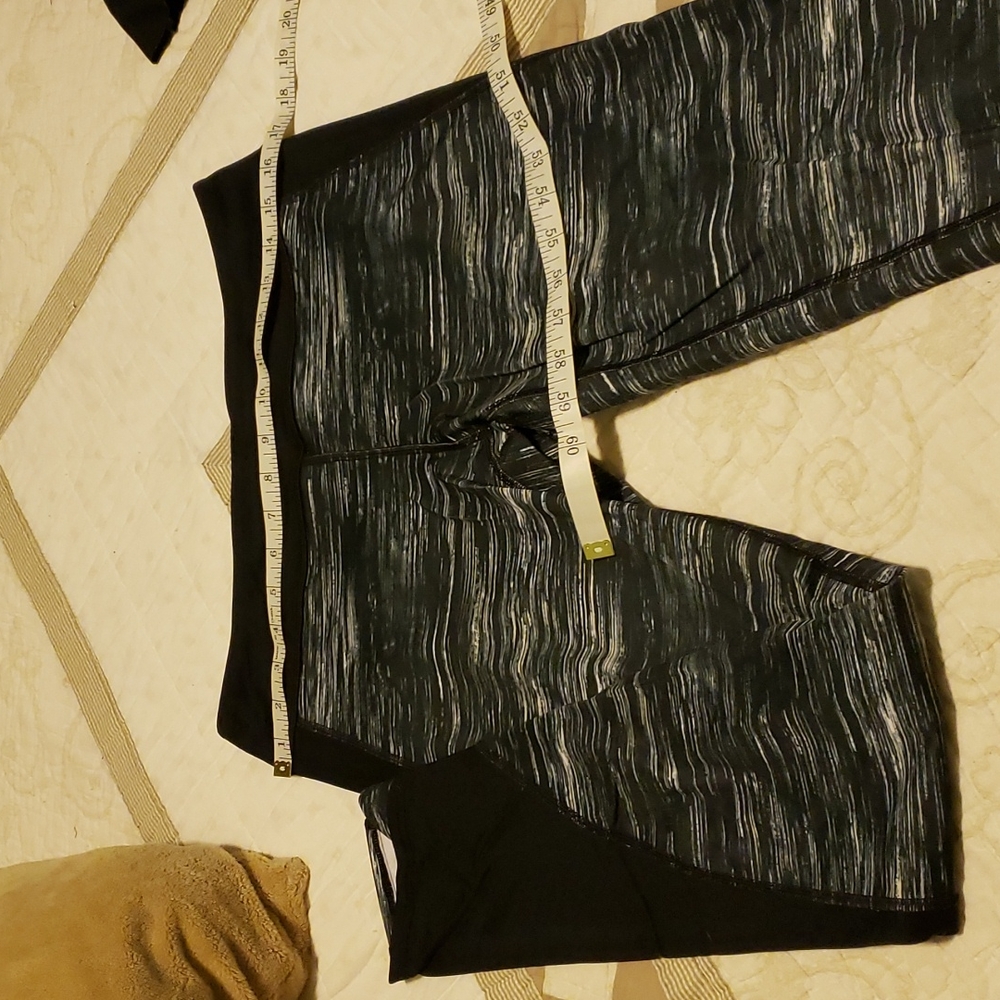 Under Armour yoga pants leggings